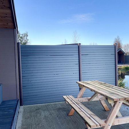 Lakeside Fishing Retreats Boston Exterior photo