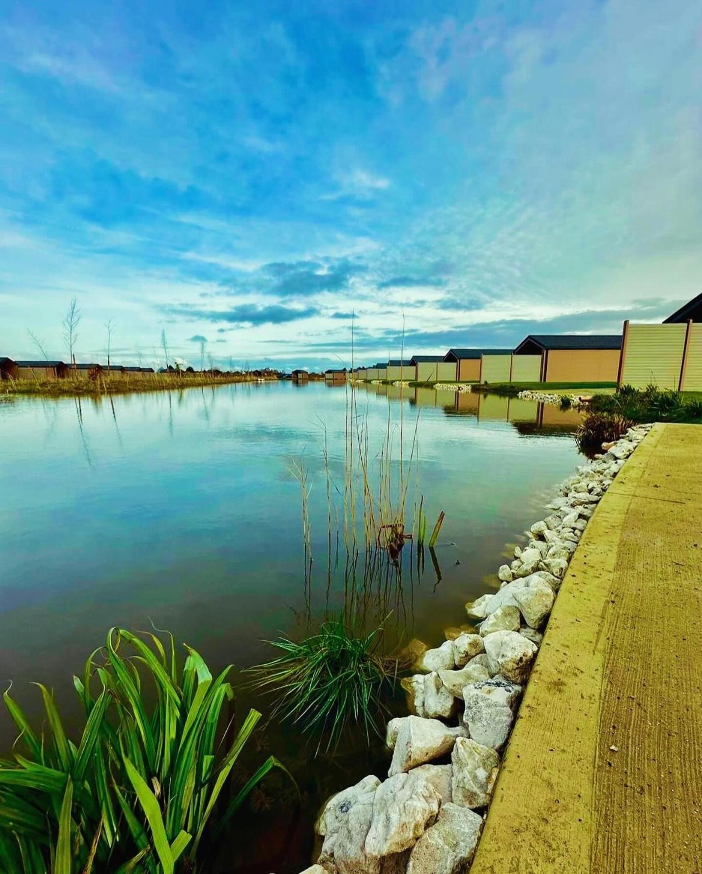 Lakeside Fishing Retreats Boston Room photo