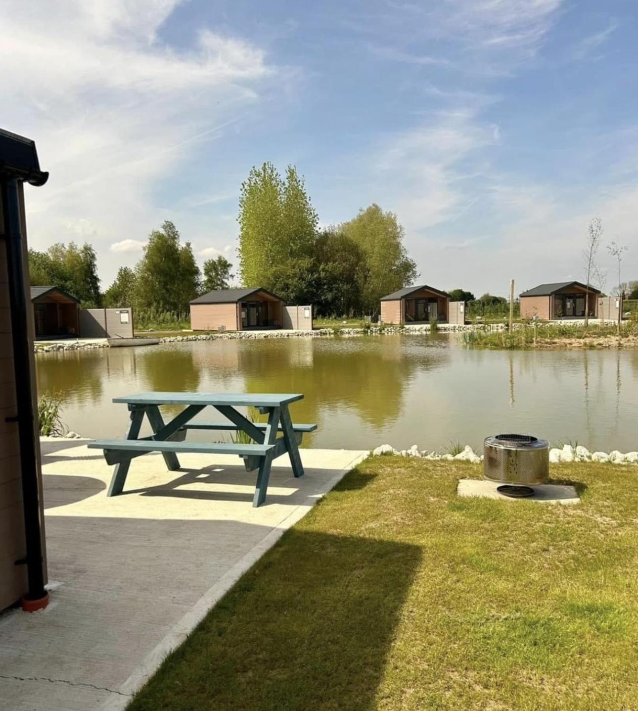 Lakeside Fishing Retreats Boston Room photo
