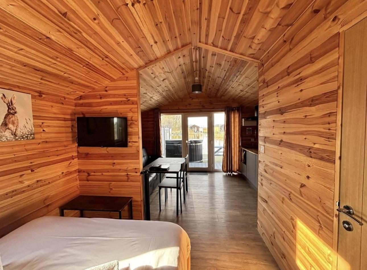 Lakeside Fishing Retreats Boston Room photo