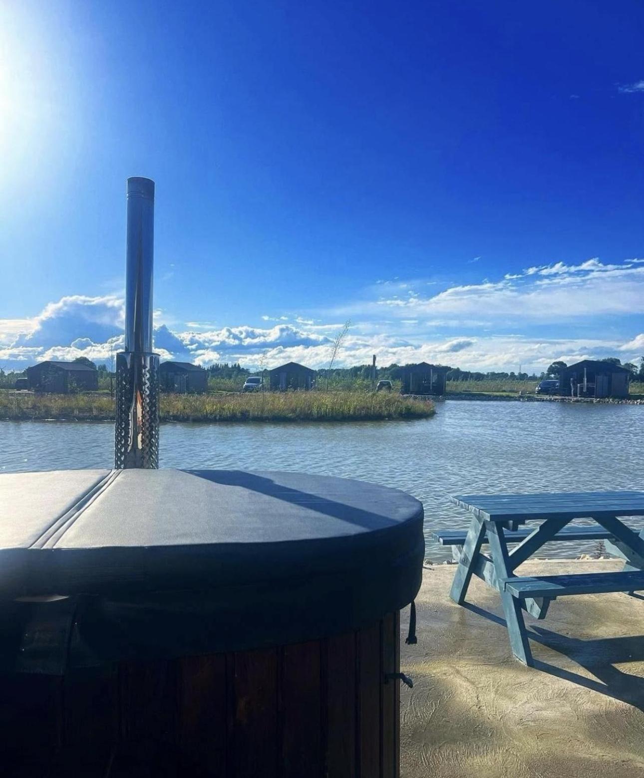 Lakeside Fishing Retreats Boston Room photo
